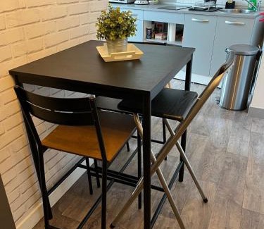 Orleans Apartment | Studio proche gare centre ville au calme côté cour