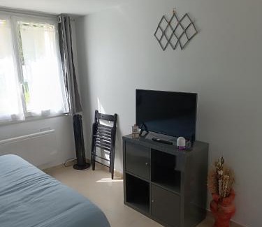 Villeneuve-le-Roi Apartment | Studio proche RER 200m et aéroport Orly 20 min