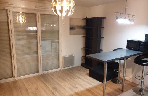 Rosny-sous-Bois Apartment | Studio proche rer e