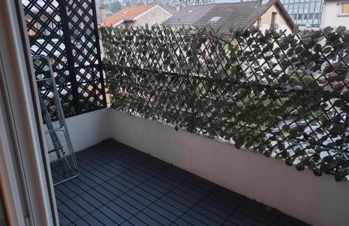 Rosny-sous-Bois Apartment | Studio proche rer e