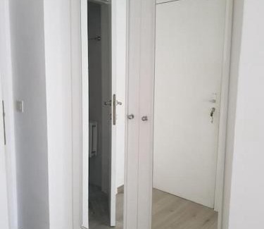 Postel Apartment | Studio Quartier Louise Calme