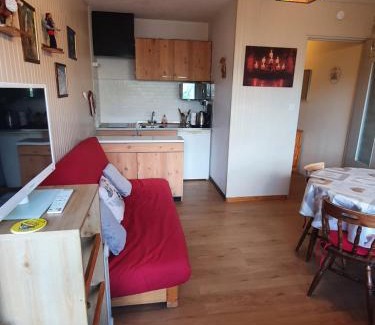 Orcieres-Merlette Apartment | Studio Queyrelet 1 pied des pistes avec balcon & vue 2-4 personnes