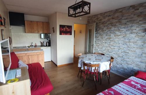 Orcieres-Merlette Apartment | Studio Queyrelet 1 pied des pistes avec balcon & vue 2-4 personnes