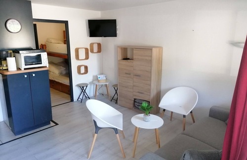 Quiberon Apartment | Studio Quiberon, with terrace, sleeps 4