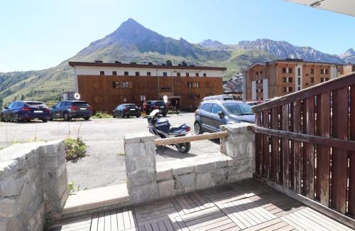 Les Almes Apartment | Studio rénové à Tignes Le Lac, proche pistes et commerces, balcon et terrasse privative - FR-1-502-425