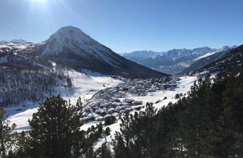 Montgenevre Apartment | Studio rénové 2* avec coin montagne, 4-5 pers, proche pistes et commerces, village Montgenèvre - FR-1-445-32