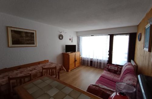 Montgenevre Apartment | Studio rénové 2* avec coin montagne, 4-5 pers, proche pistes et commerces, village Montgenèvre - FR-1-445-32