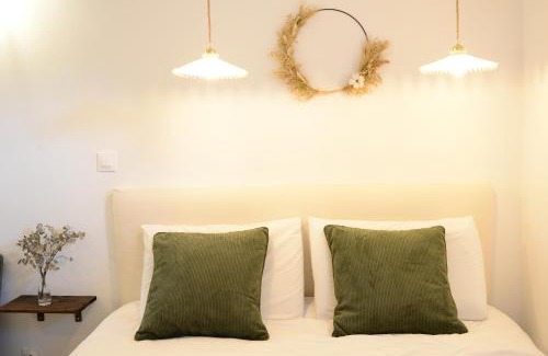 Orgeres House | Studio rénové calme avec extérieur proche Rennes