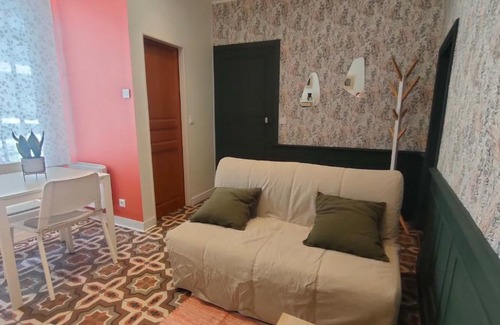 Villelaure Apartment | Studio rénové maison de village du Luberon