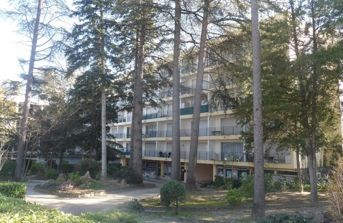 Greoux-les-Bains Apartment | Studio renovated - Gréoux les bains en provence -residence les cèdre