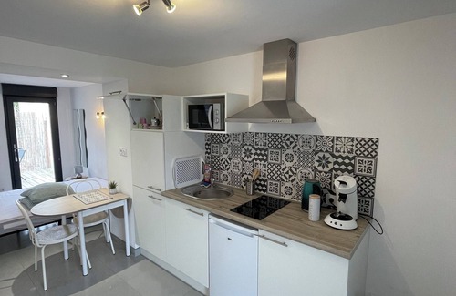 Beziers Apartment | Studio rental (minimum 2 nights).