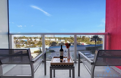 Hallandale Beach Apartment | Studio - Resort & Pool - Gym