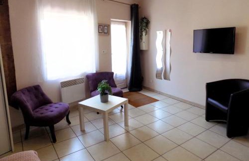 Neris-les-Bains Apartment | Studio Revy 3 - Coeur de Ville