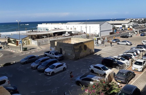 Old North Apartment | Studio Right Sea & port view !100 meters to Mezizim beach