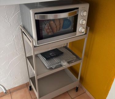 Neudorf Ouest Apartment | Studio Roma