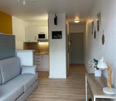 Neudorf Ouest Apartment | Studio Roma