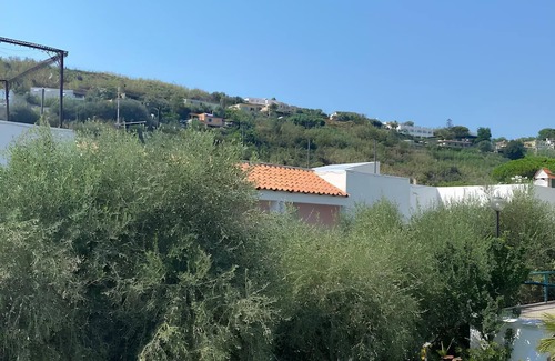 Succhivo Apartment | Studio Rosa Thea Sorgeto Bay