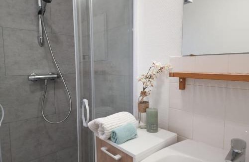 Kergouric Apartment | Studio 'Rospico 2', 2,5km des plages Port Manec'h Domaine de Kertreguier