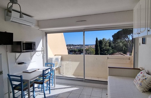 Cavalaire-sur-Mer Apartment | Studio Sea Cavalaire Ocean View