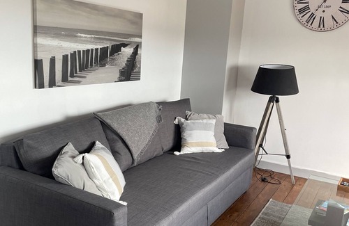 Donville-les-Bains Apartment | Studio, SEA VIEW. 300m from the beach