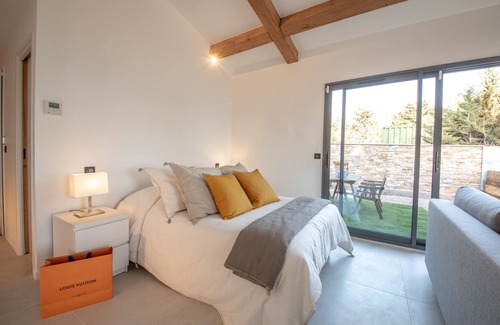 Guerrevieille Apartment | Studio sea view with private terrace 15min from Saint Tropez