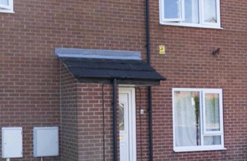 Nottingham House | Studio Self contained flat free Parking