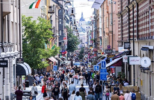 Norrmalm Apartment | Studio - Sleeps 3 - WiFi - Close to Attractions
