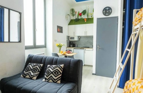 Dax Apartment | Studio sleeps 4 hyper center
