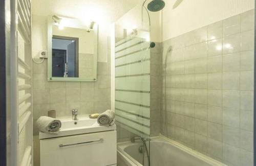 Dax Apartment | Studio sleeps 4 hyper center