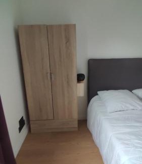 Parigne-lʼEveque Apartment | Studio Smarty