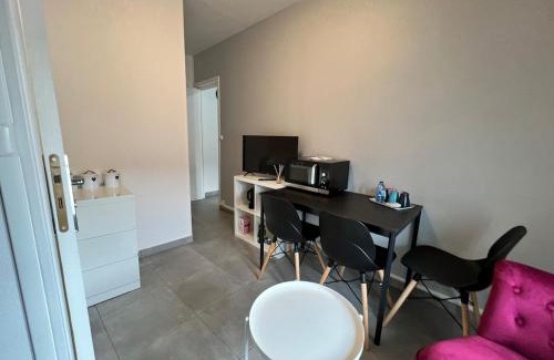 Meaux Apartment | Studio SN8 - Centre-Ville Meaux - Proche Disneyland