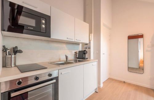 Annappes Apartment | Studio sous les combles côté rue, parking gratuit
