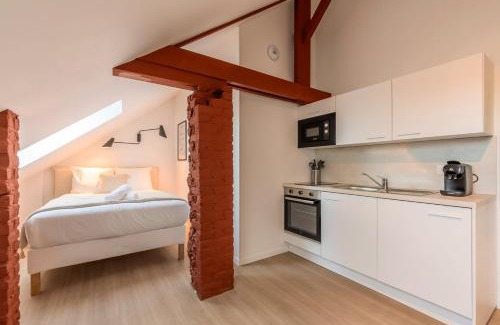 Annappes Apartment | Studio sous les combles côté rue, parking gratuit