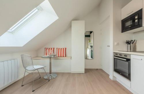 Annappes Apartment | Studio sous les combles côté cour, parking gratuit