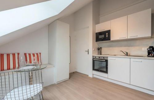 Annappes Apartment | Studio sous les combles côté cour, parking gratuit