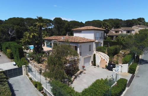 Boulouris-sur-Mer Apartment | Studio St Raphaël, a corner of paradise with the scent of Provence