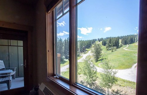 Whitefish Apartment | Studio Style Lodging Ski-In/Ski-Out