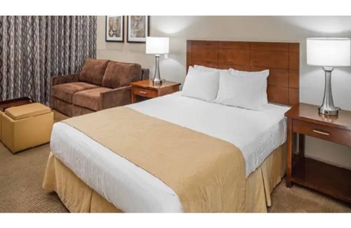 North Scottsdale Resort | Studio Suite at Scottsdale Resort (Sleeps 4!)