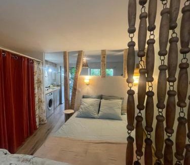 La Celle-sous-Gouzon Apartment | Studio Terrasse Le petit cabanon