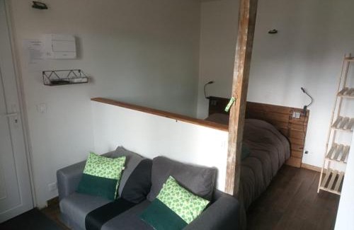 Salles-en-Toulon Apartment | Studio thème Dublin à Valdivienne