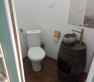 Salles-en-Toulon Apartment | Studio thème Dublin à Valdivienne