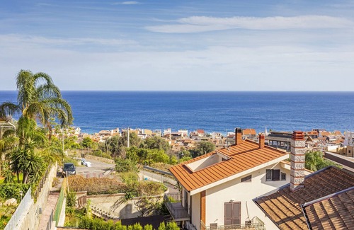 Furci Siculo House | Studio 'The Amphora Lodging' with Sea View, Wi-Fi and Air Conditioning