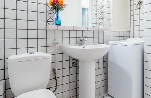 Lavreotiki Apartment | Studio Thorikosite