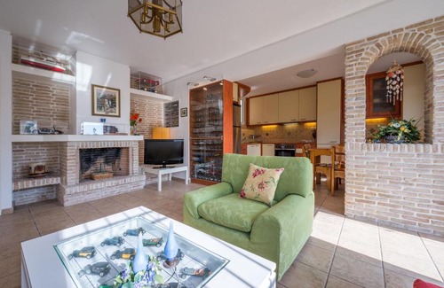 Lavreotiki Apartment | Studio Thorikosite