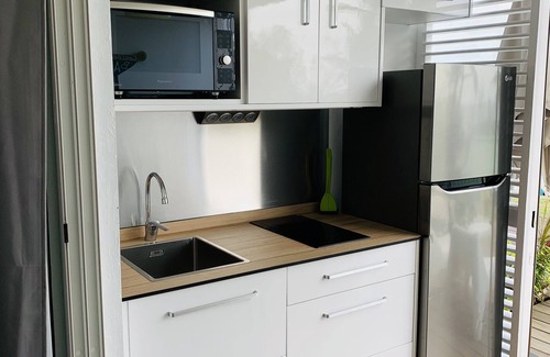 Tartane Apartment | Studio "TI JOYAU sea view, swimming pool. 4-star tourism classification