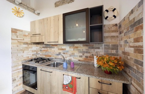 Pompeiana Apartment | Studio Timo - Studio Apartment, Sleeps 3