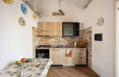 Pompeiana Apartment | Studio Timo - Studio Apartment, Sleeps 3