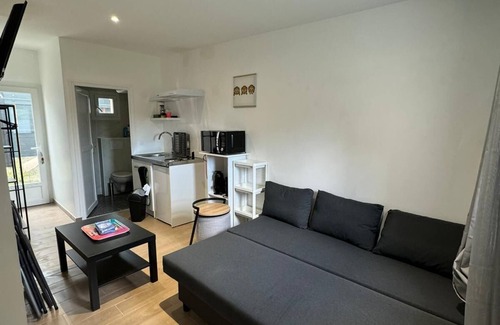 Sevran House | Studio Très Confortable Avec Grand Jardin Pour Stationner Véhicule Transports