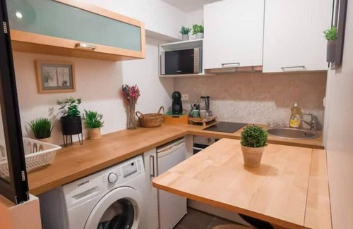 Pantin Apartment | Studio Très Cosy Tout Confort