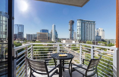 Civic District Condo | Studio unit/Austin - Full Kitchen, W/D, Rooftop Pool, & More!